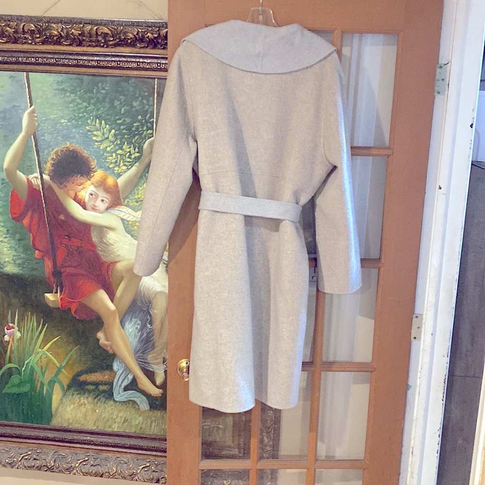 I am selling an Eileen, fisher, wool coat size, extra large